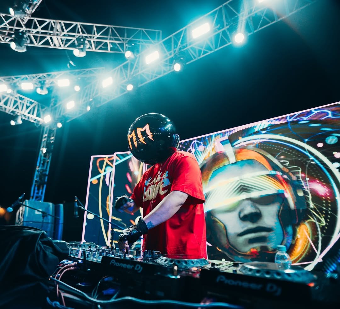 DJ MaskBox Live